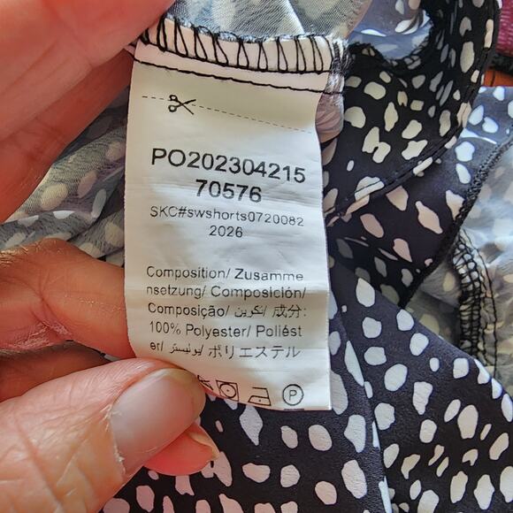 Black and White Ruffle Skort Shorts Front Ruffle Silky 2.5" Inseam Size S - Picture 5 of 5